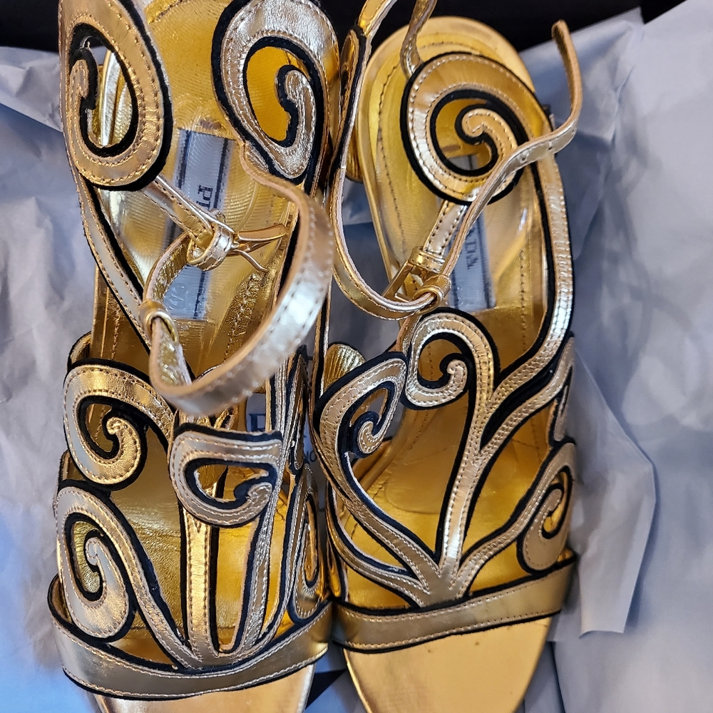 Prada Calzature Donna Shoes Size 6.5 Womens Gold/Black Worn Once